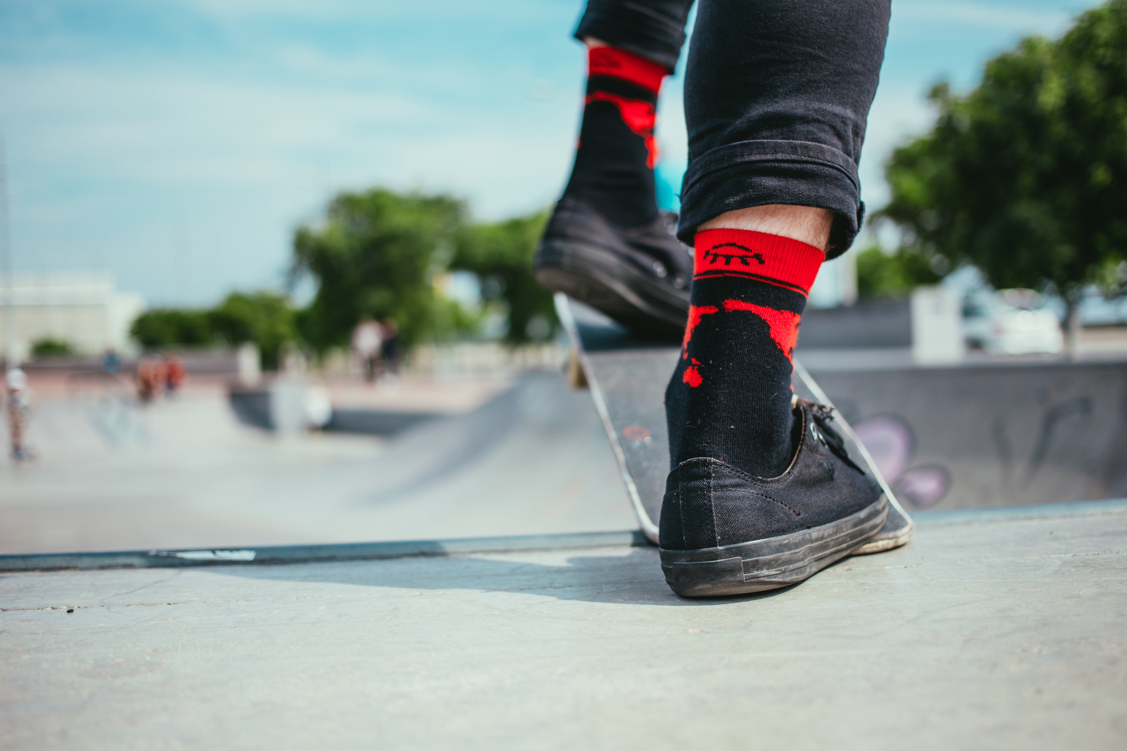 skateboarding in a skatepark with courage